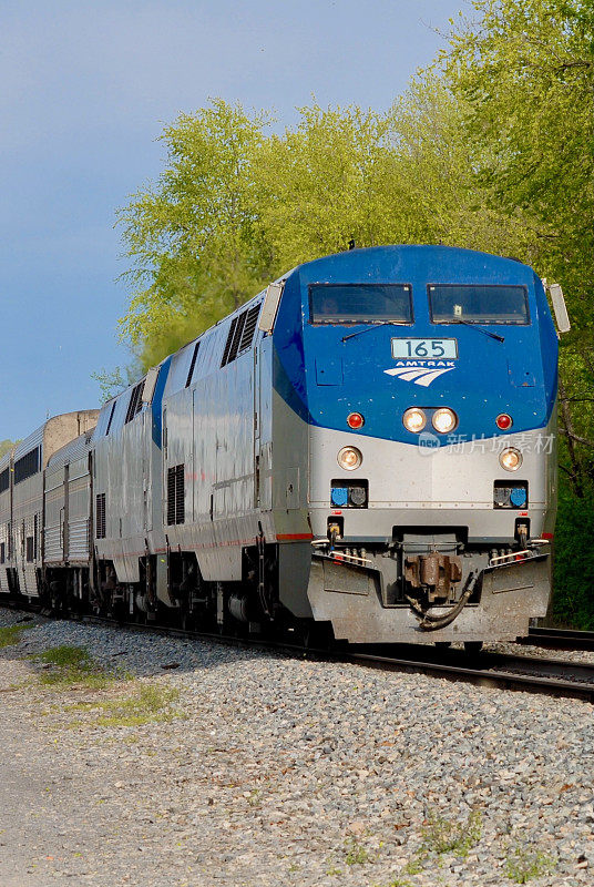 Amtrak的“Capitol Limited”客运列车，美国马里兰州的Point of Rocks